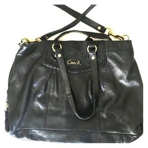 Coach Bags - Large Coach shoulder bag Coach Bags - Large Coach shoulder bag